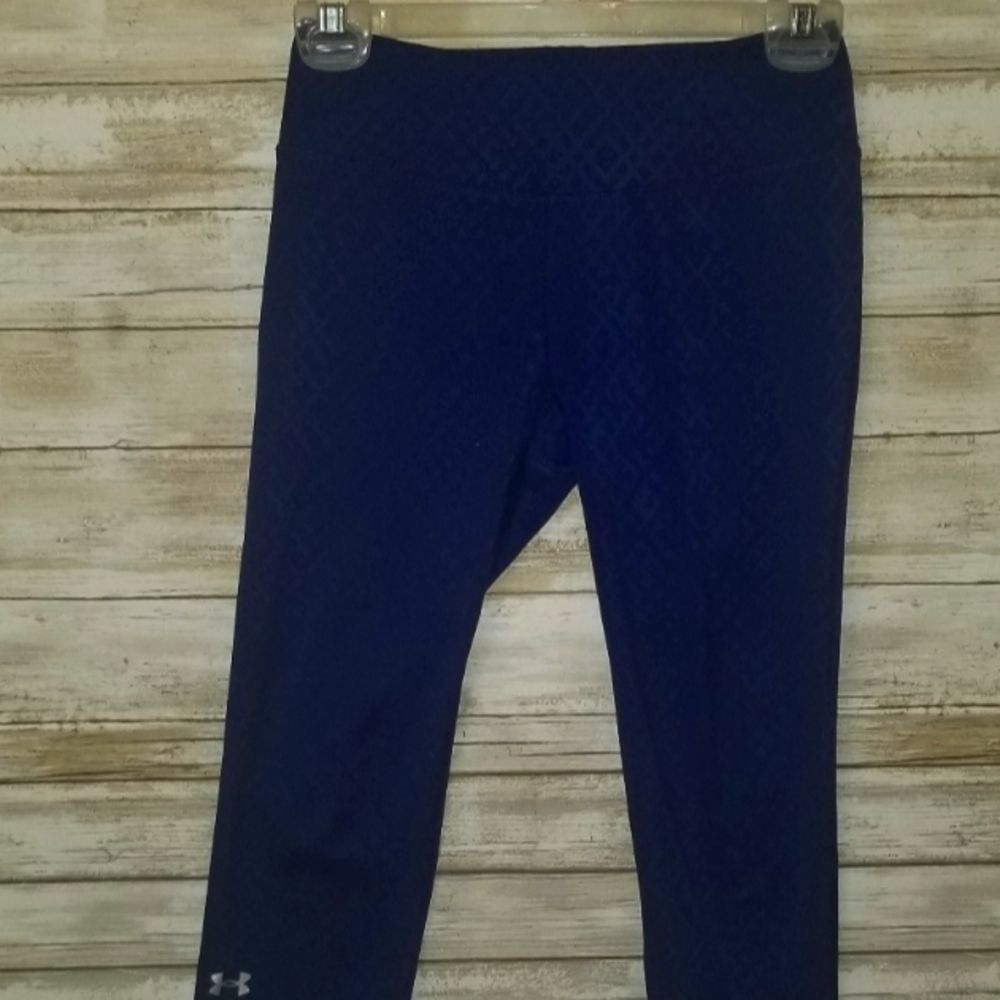 Under Armour fitted capris. Size XS.